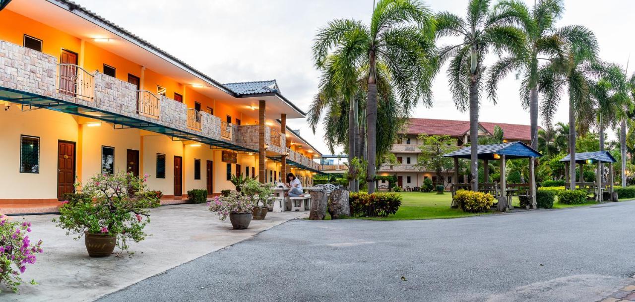 Pn Gold Resort Bangsaen Zewnętrze zdjęcie